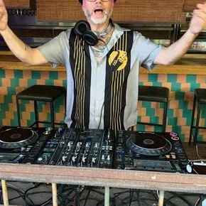 Closing Set Minimo At Bar Juniper